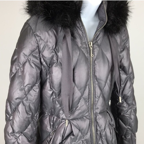 Juicy Couture Women’s Hooded Full Zip Puffer Down Jacket Removable Fur Sz. M - Picture 3 of 13
